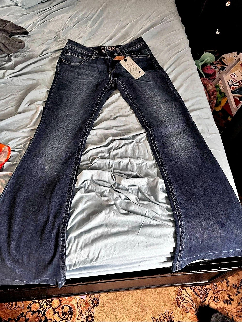 DL1961 Boot Cut Jeans in Blue Waist 30 NWT
